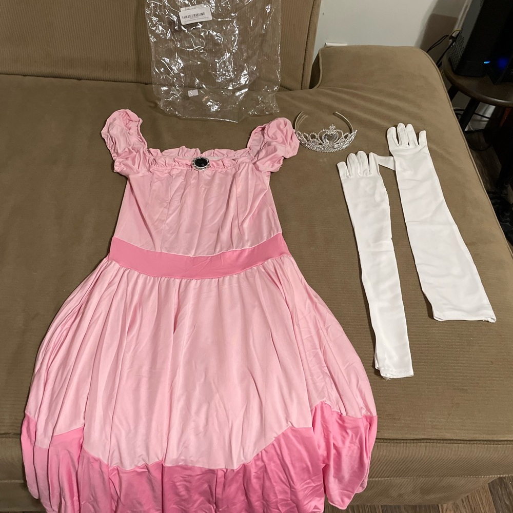 Princess Peach costume